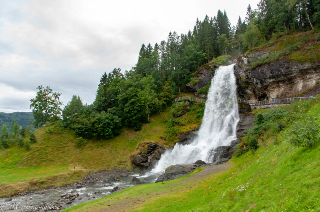 Zakręcona w Podróży: Norwegia atrakcje - Steinsdalsfossen